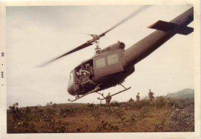 VIETNAM COMBAT PHOTO